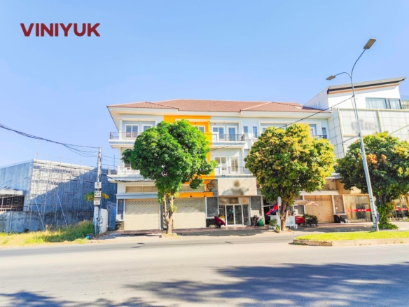 Prime Double-Shopfront Business Space in Sen Sok