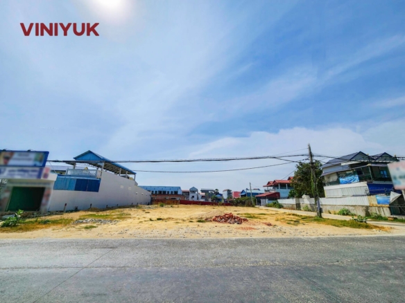 Massive Corner Plot on 20m Main Road