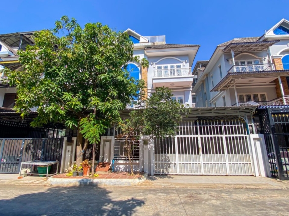 Modern Twin Villa in Prime Russey Keo