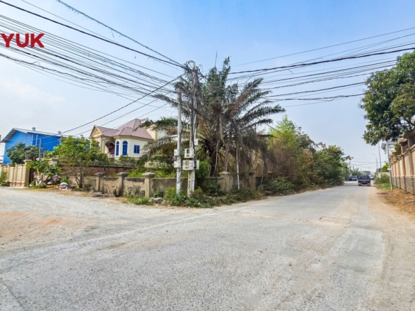 Prime Corner Lot in Toul Sangke