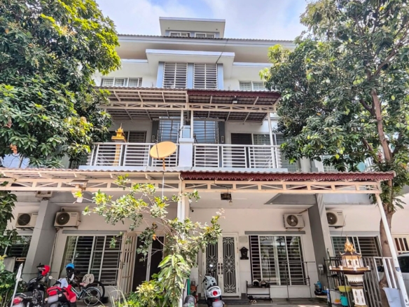 Modern Living in Prestigious Borey Peng Huoth