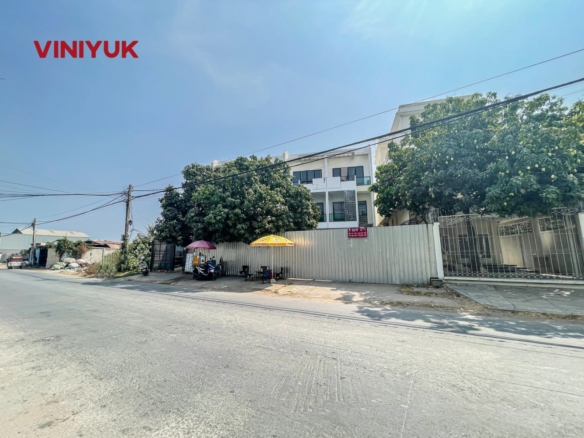 Shophouses Near New World Chhouk Va