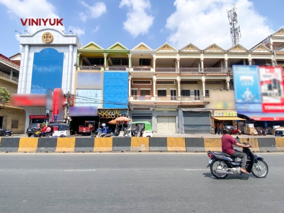 Business Shophouse on Busy Street 271