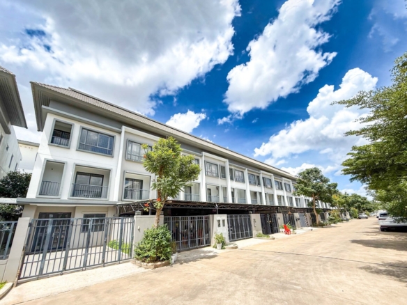 Modern Living in Chip Mong 598