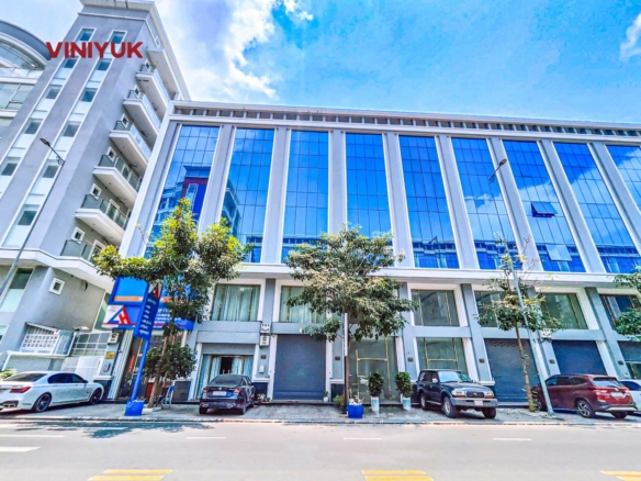 Spacious Business Shophouse in Prime Borey