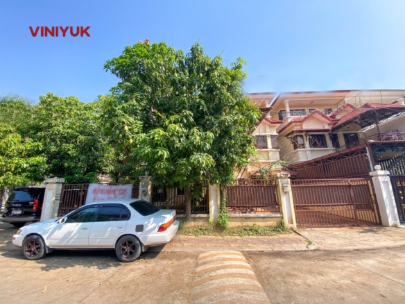 Business Spot Near Dei Huy Market