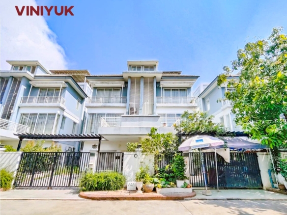 Modern Twin Villa in Borey Peng Huoth