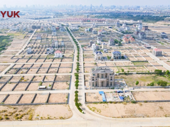 Huge South-Facing Plot in Chroy Changvar