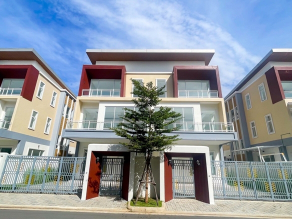 Prime Living at Orchidée 6A The Garden