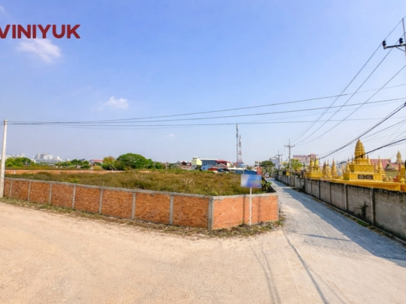 Massive Triple-Frontage Corner Development Site