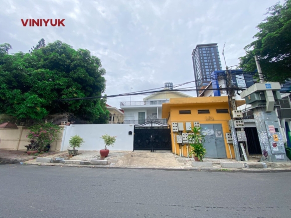 Massive Premium Commercial Villa in BKK1