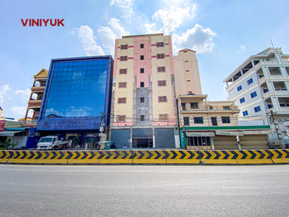 Massive Commercial Hub on Street 271