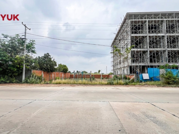 Prime 30m Frontage Investment Land