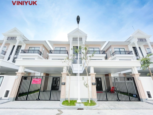 Massive Backyard Twin Villa For Sale