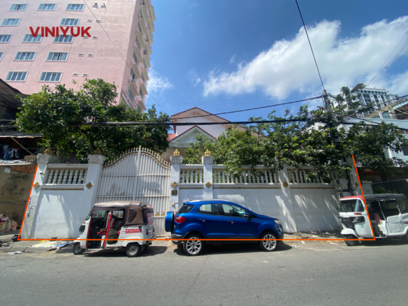 Massive Three Story BKK3 Luxury Villa