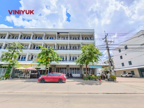 High-Visibility Shophouse in Fast-Growing Sen Sok