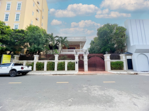 Massive Premium Land in Toul Kork