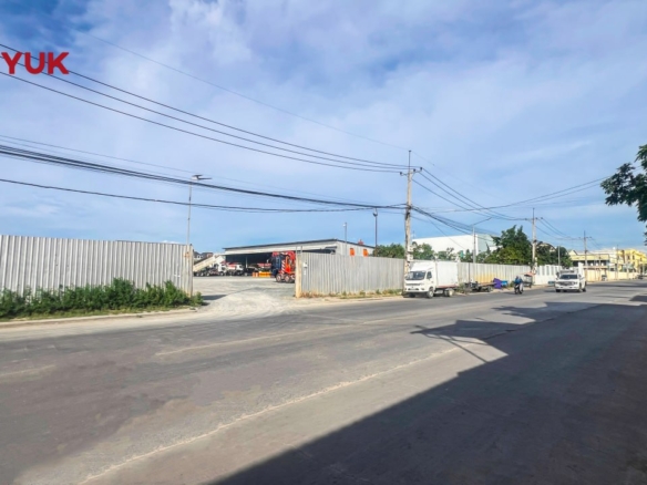 Massive Mega-Plot on Prime 30m Boulevard