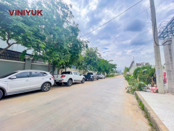 Massive Dual-Frontage Sen Sok Land Plot