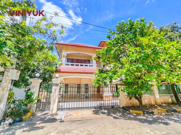 Spacious Luxury Villa in Russey Keo