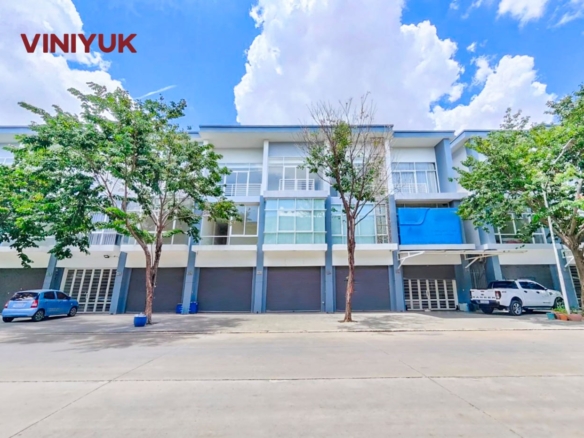 Massive 3-Unit Shophouse in Sen Sok