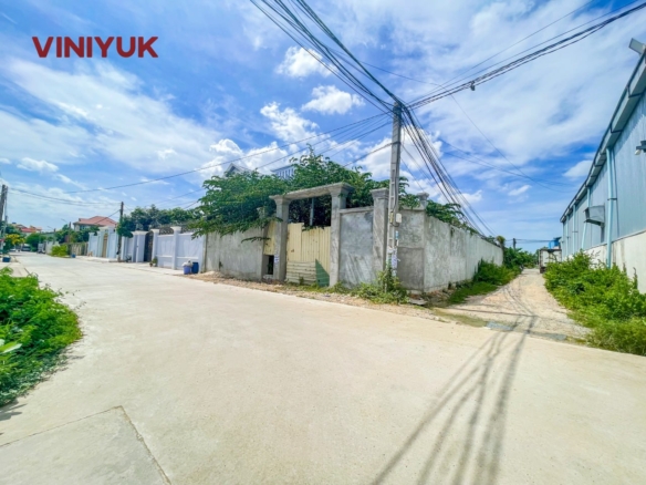 Prime Corner Lot in Sen Sok