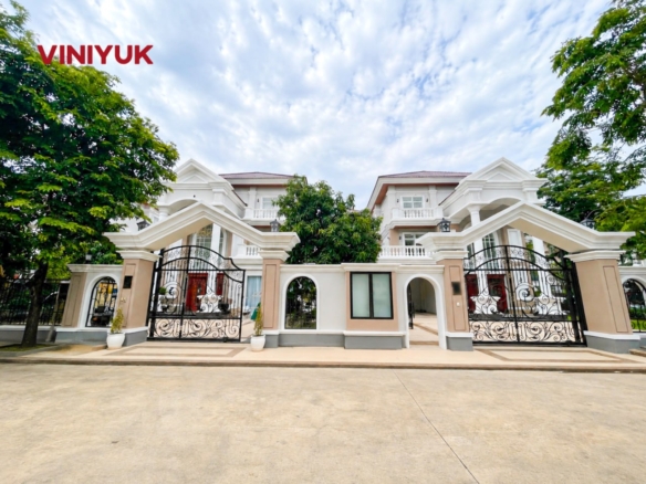 Massive Luxury Prince Villa in Chroy Changvar