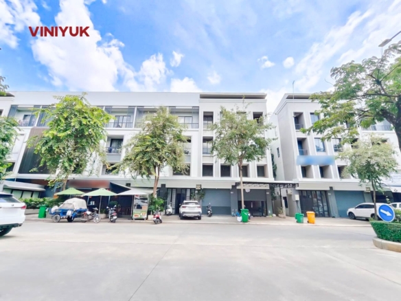 🏡 Prime Business Shophouse In Chip Mong!