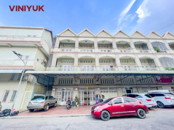 Double Shophouse in Prime Russey Keo