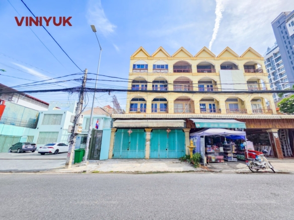 Massive Commercial Shophouse in Toul Kork