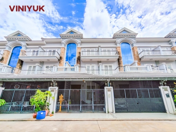 Modern Luxury Living Near Aeon 2