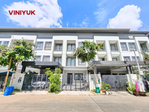 Modern Luxury Living in Gated Community
