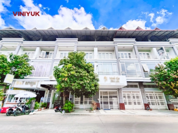 Modern Sen Sok Shophouse Near Aeon 2
