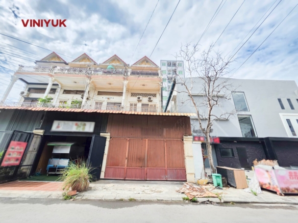 Massive 5-Bedroom Flat in Prime Toul Kork