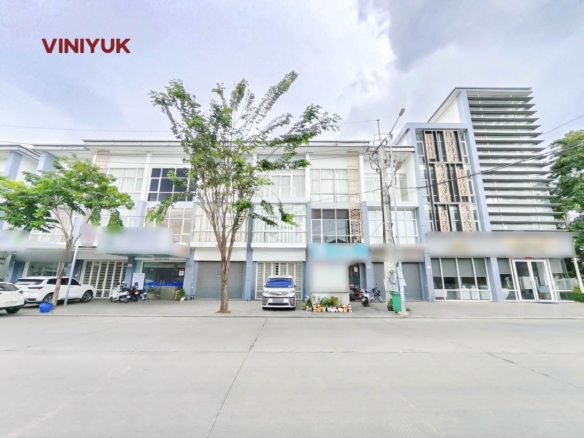 💥 High-Traffic Shophouse on Street 2011!