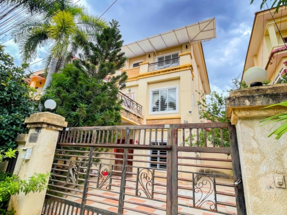 Rare Dual Frontage Twin Villa In Sen Sok