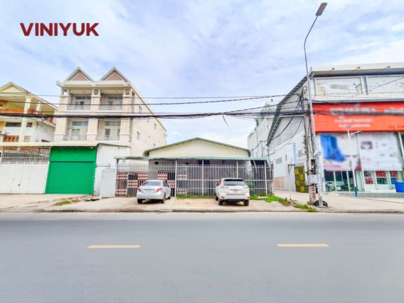 Prime Main Road Warehouse On Street 598