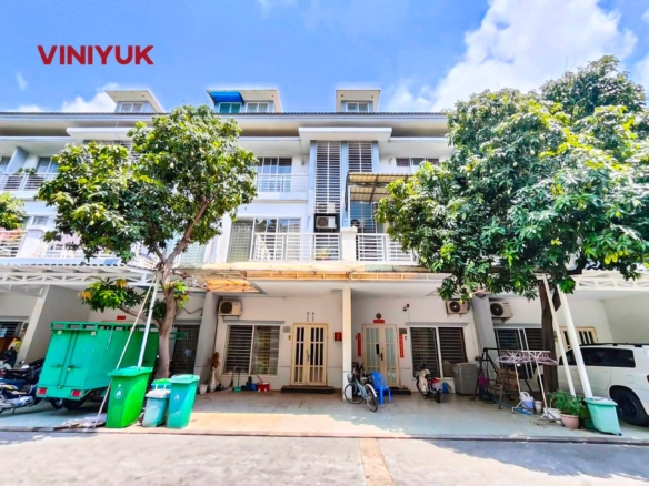 Modern LA Link Villa in Prime Russey Keo!