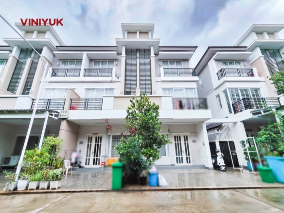 Hot Deal Extended Backyard Villa Russey Keo!