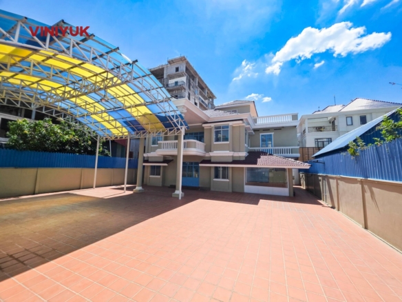 Spacious 8-Bedroom Villa Near Sunway Borey