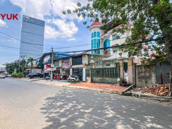 Prime 4-Bedroom Villa in Toul Kork