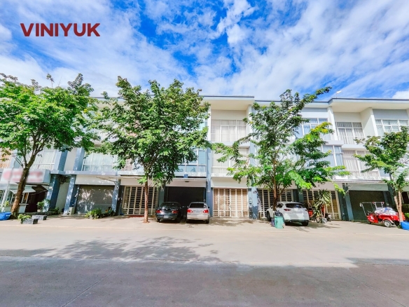 Prime Shophouse for Business in Prime Location
