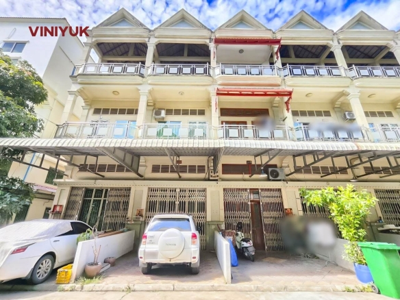 Prime Prime Location Bargain in Tuol Sangkae!
