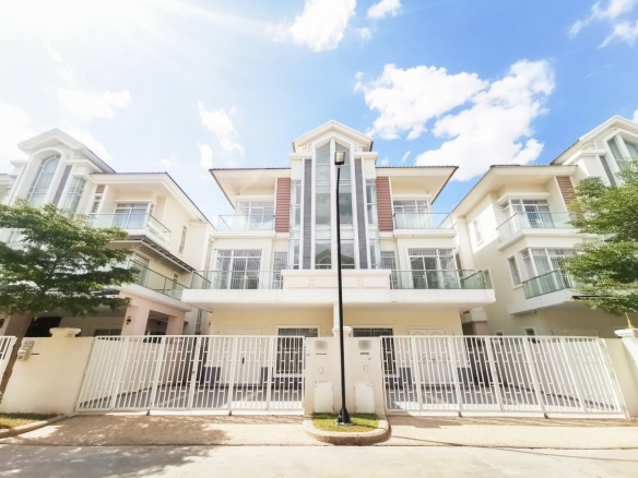 Prime Twin Villa Near AEON Mall 2