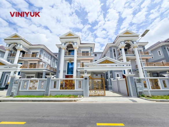 Luxurious Single Villa in Prime Russey Keo Location