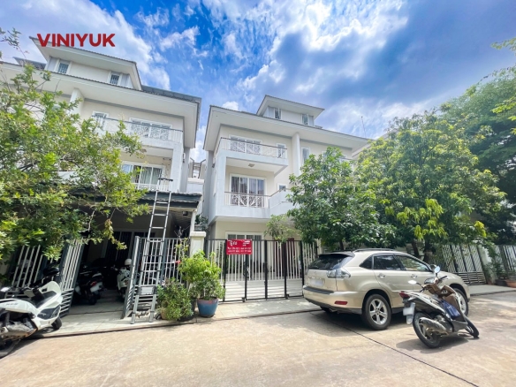 Stylish Modern Living in Sen Sok!