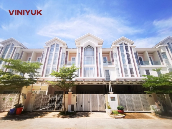 Modern Family-Ready Link Villa in Sen Sok