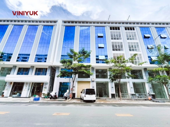 Prime Shophouse Opportunity in Russey Keo