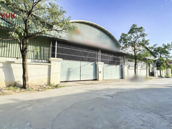 Massive 1,100 sqm Commercial Warehouse for Rent!