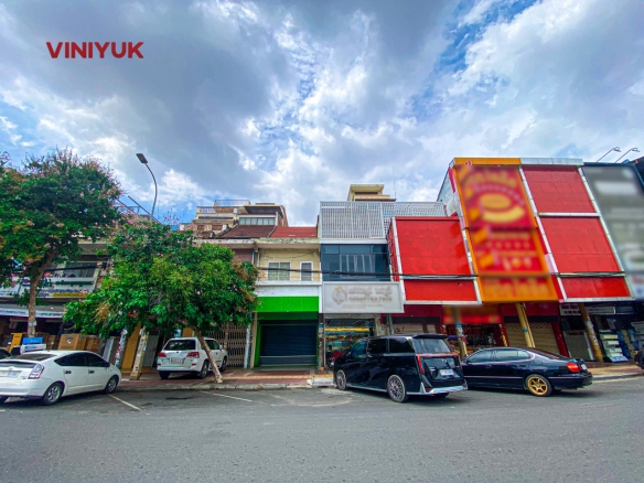 Prime Shophouse Steps from Central Market!